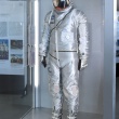Replik der Mercury „Silver Spacesuit“ in der Ausstellung „Apollo and Beyond“ im Technik Museum Speyer.