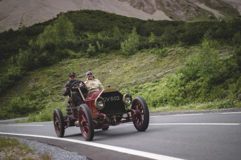 Zuerst das Ross dann der Reiter - mit einem Mercedes Simplex von 1903 unterwegs in Bayern